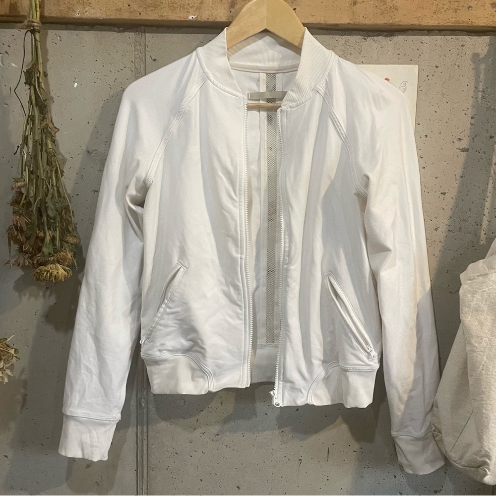 Lululemon White Athletic Bomber Jack 4 6 8 Small Medium workout